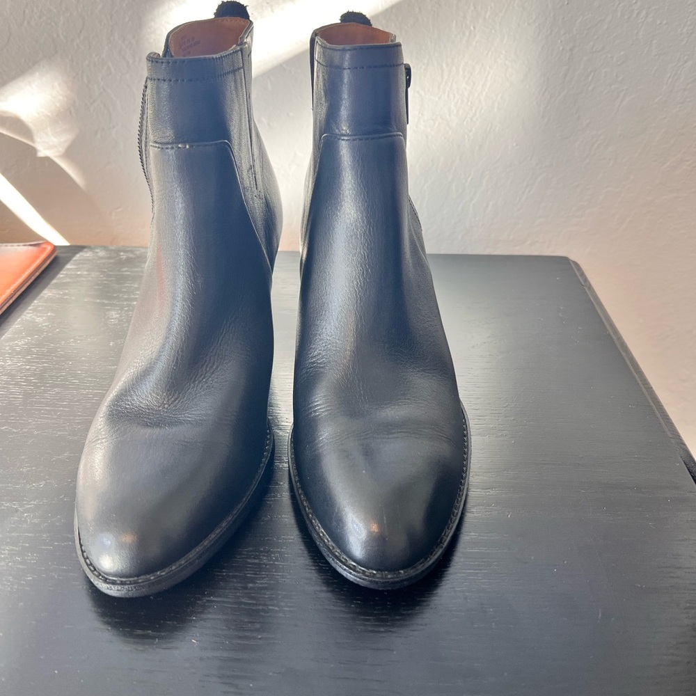 Beautiful Blackโ Leather Booties Size 10